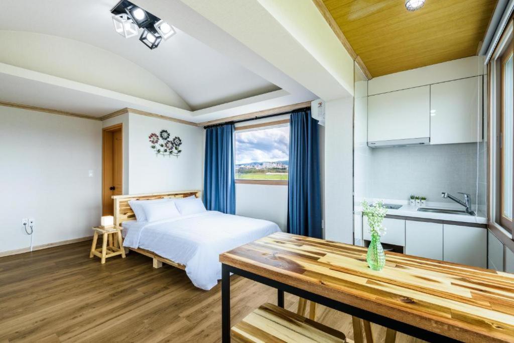 Romance Jeju Pension エクステリア 写真