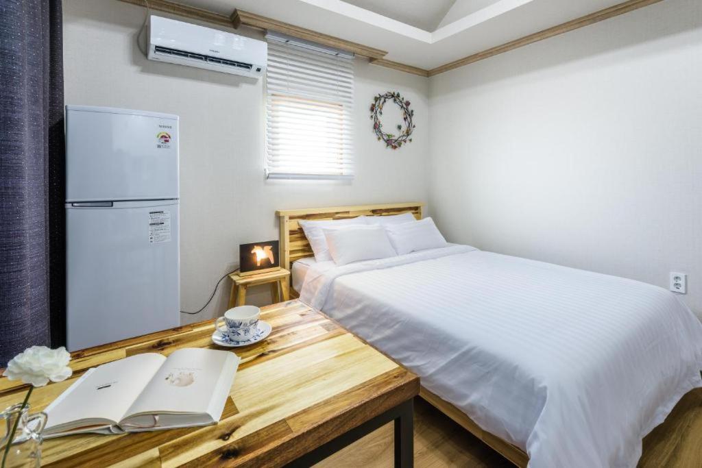 Romance Jeju Pension エクステリア 写真